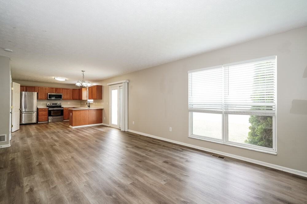 5718 Cruiser Ave - Photo 7 of 18