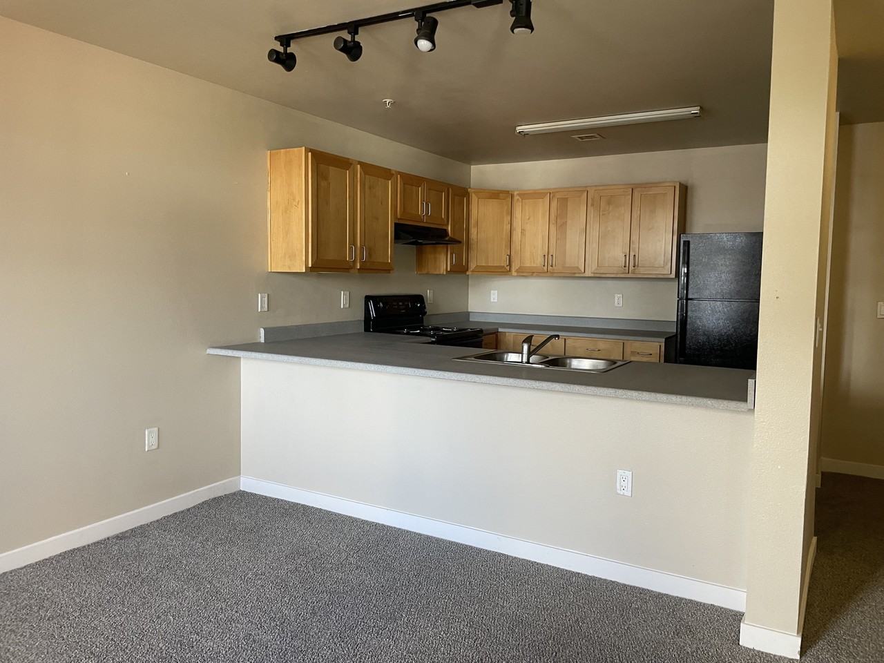 Eastgate Station - Photo 6 of 9