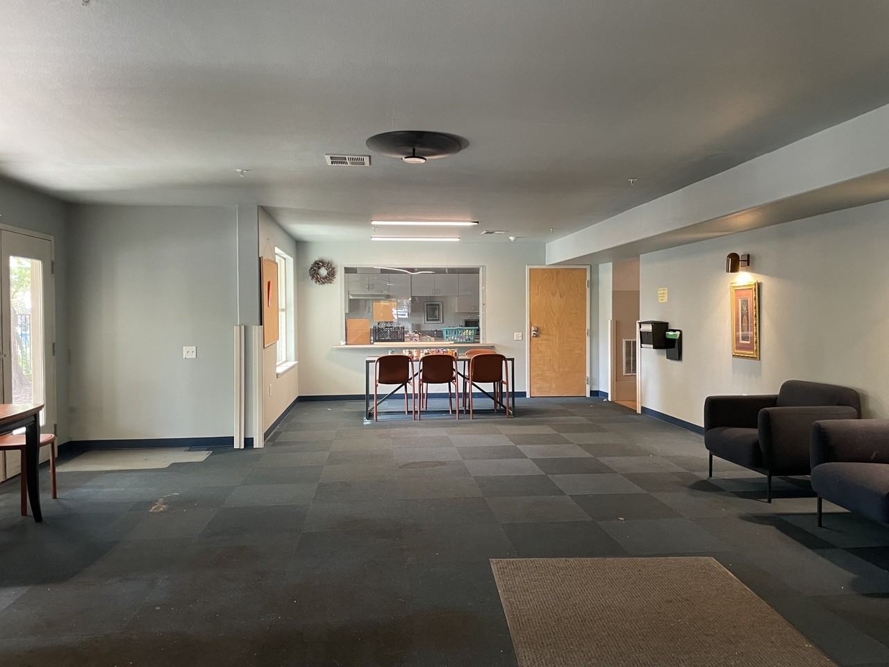 Pine Point Apartments - Photo 4 of 5