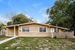 840 Nw 202nd St - Photo 1 of 1