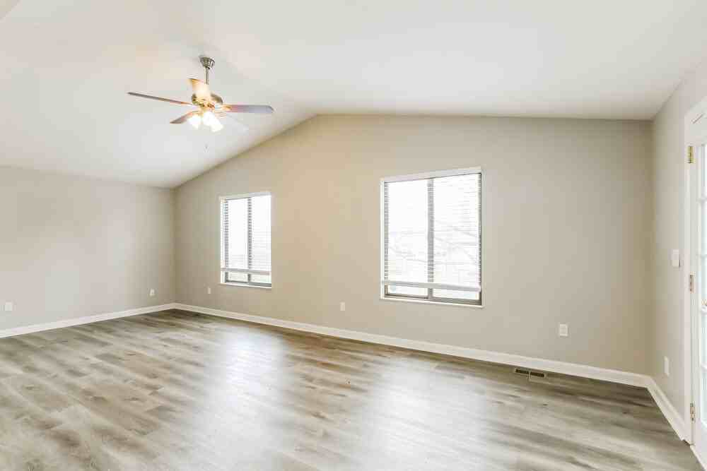 12143 Twincreek Dr - Photo 7 of 18
