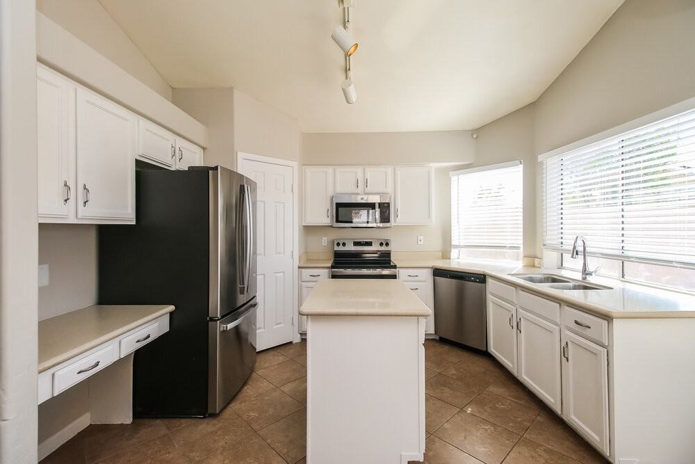 7521 E Laguna Azul Ave - Photo 7 of 17