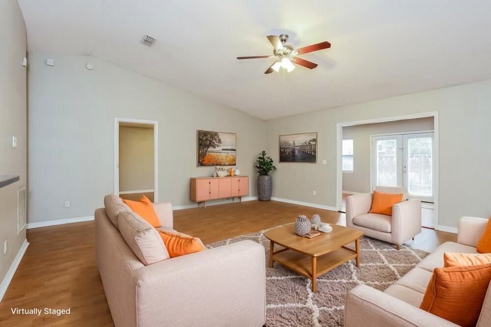 12860 Ellis Island Dr - Photo 3 of 19