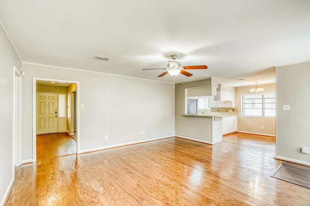 15515 Banff St - Photo 3 of 16