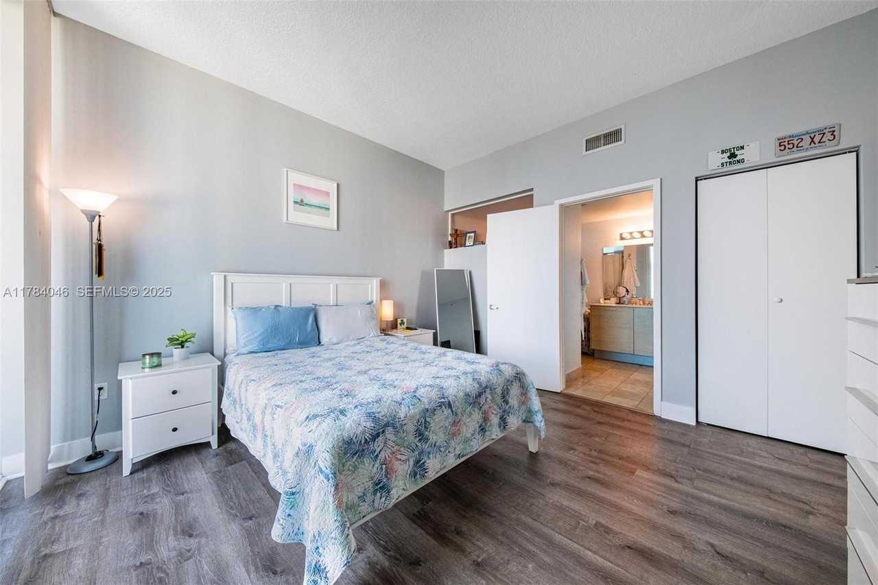 350 Northeast 24th Street #1104 - Photo 5 of 26