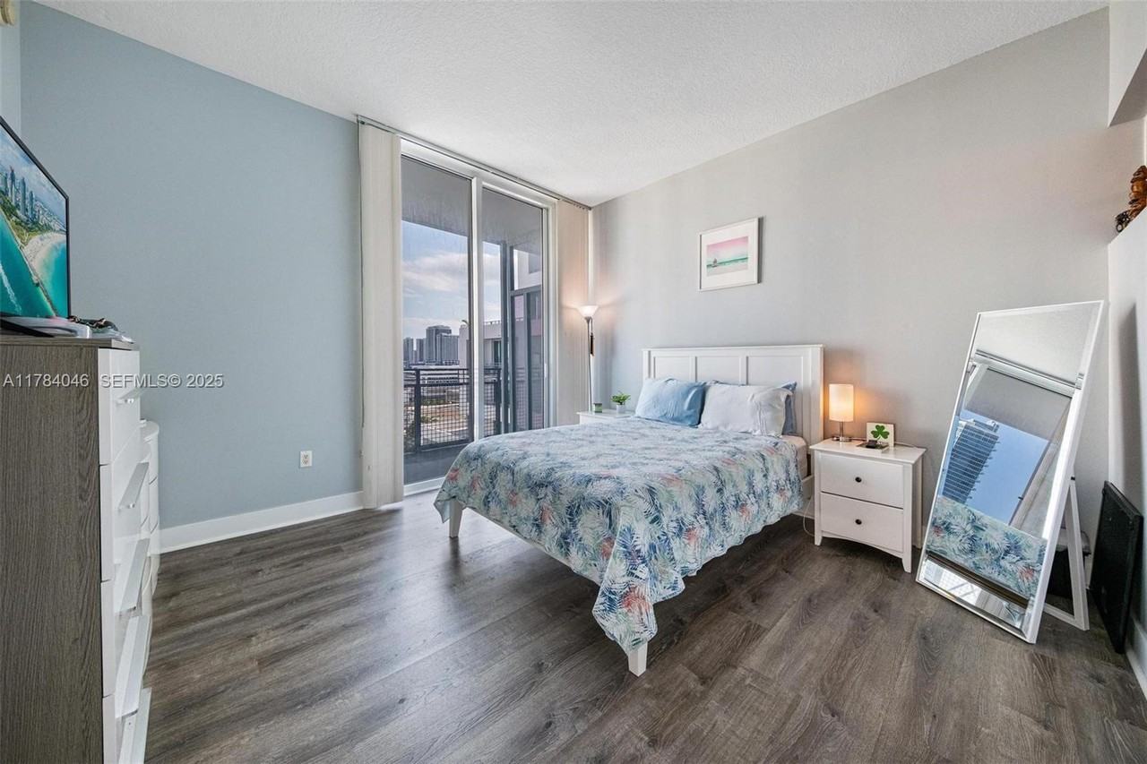 350 Northeast 24th Street #1104 - Photo 6 of 26