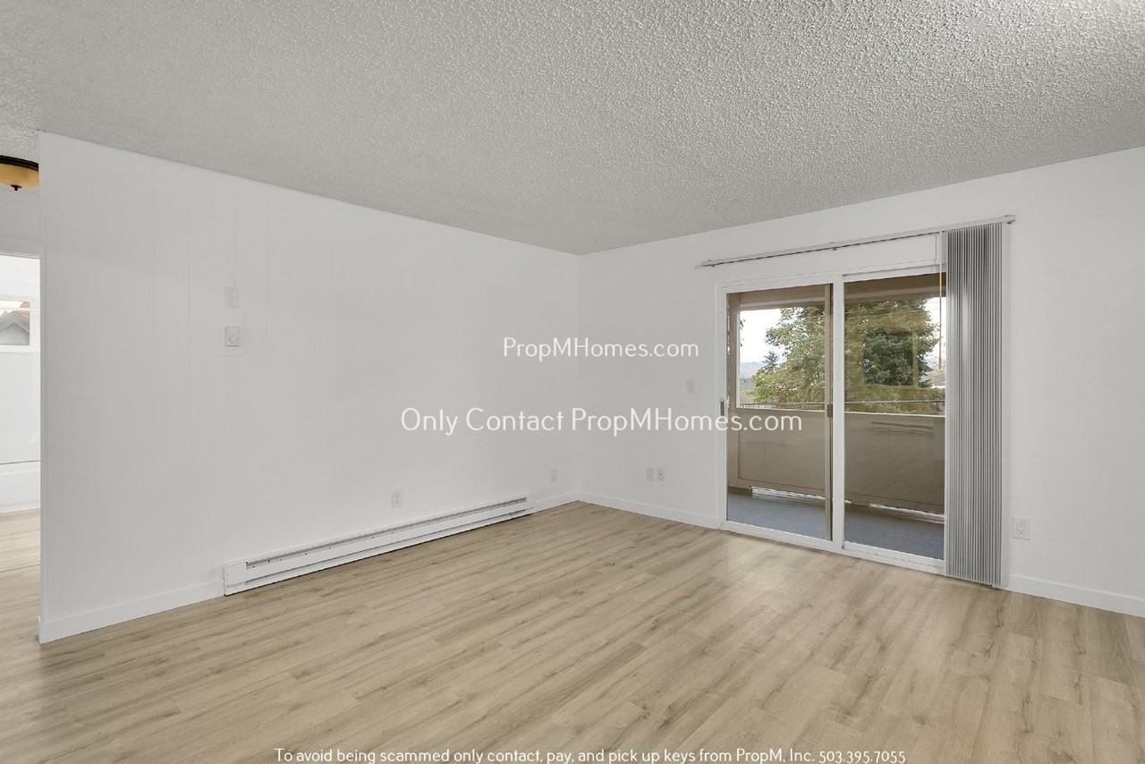 714 9th St - Photo 4 of 19