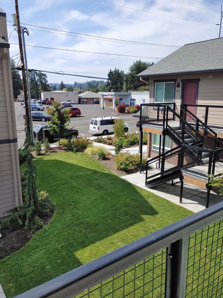 18th Street Apartments - Photo 2 of 12