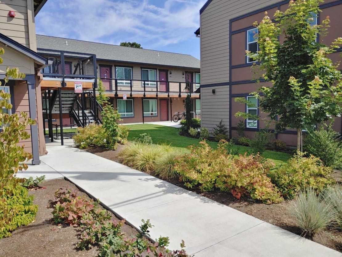 18th Street Apartments - Photo 4 of 12