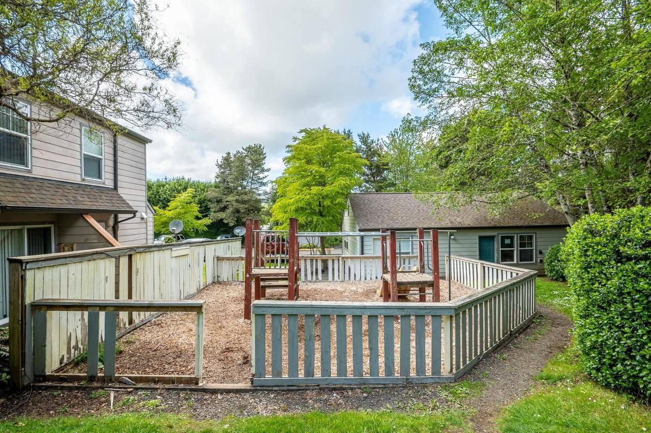 Elk Creek Terrace - Photo 4 of 13