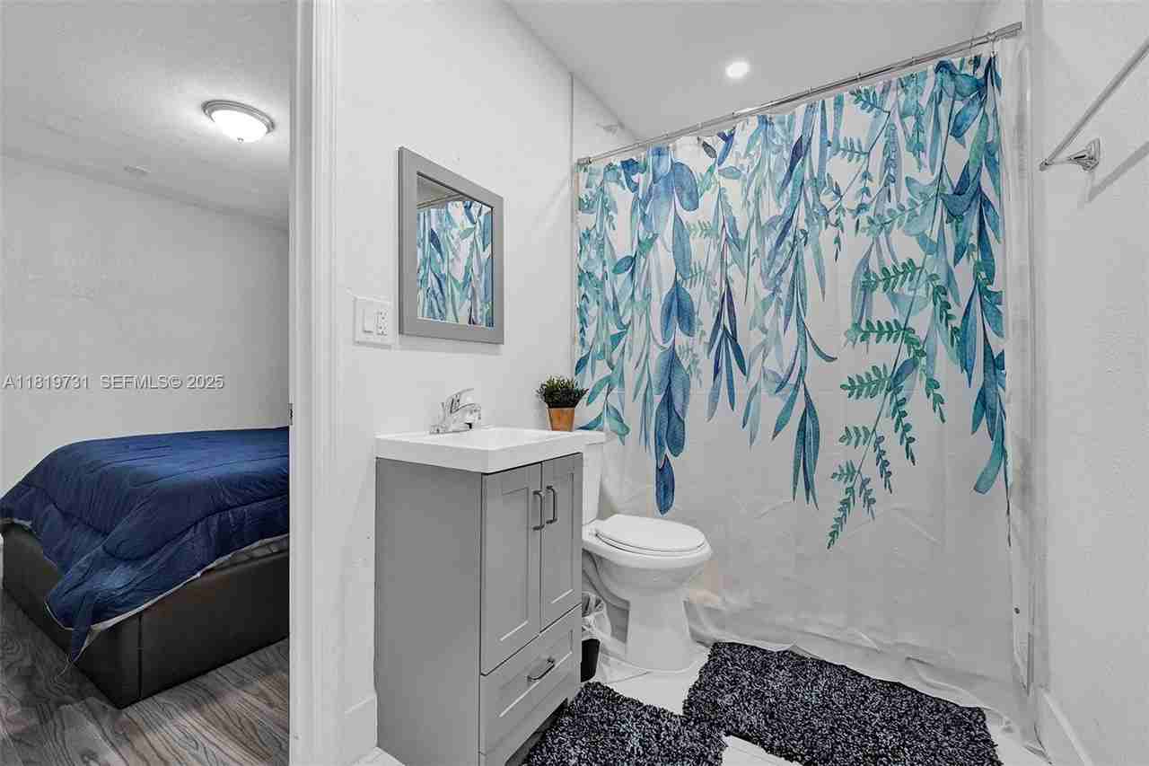 1324 Northeast 151st Street #1324 - Photo 5 of 23