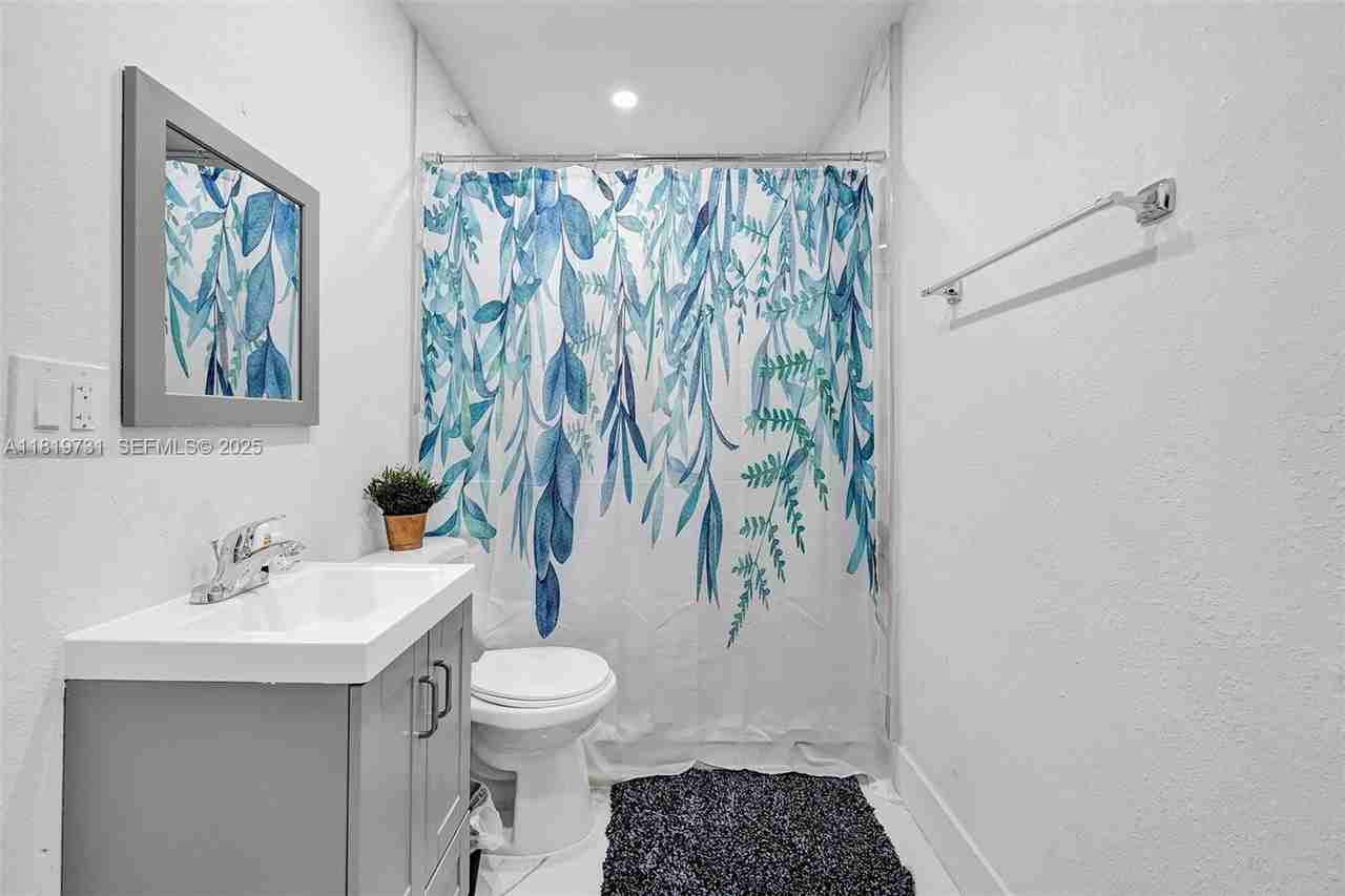 1324 Northeast 151st Street #1324 - Photo 6 of 23