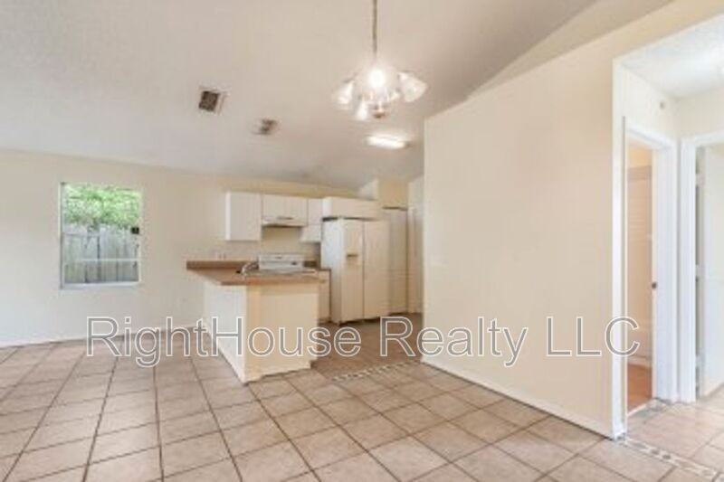 1032 Inkberry Ct - Photo 3 of 18