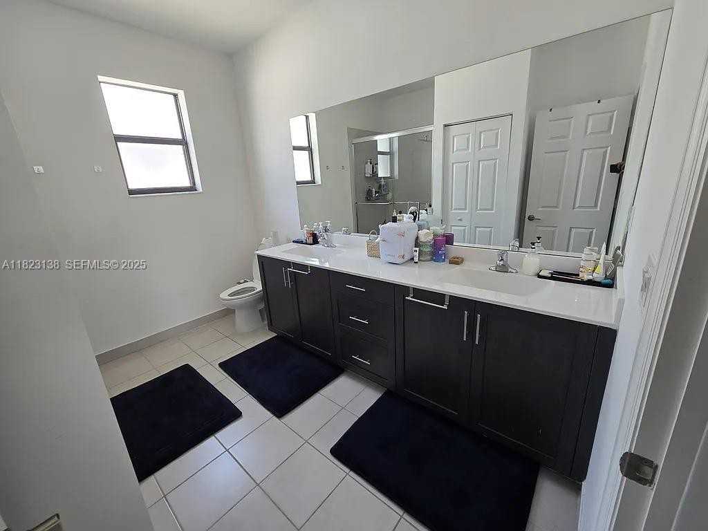 518 SouthWest 19th Way - Photo 2 of 16