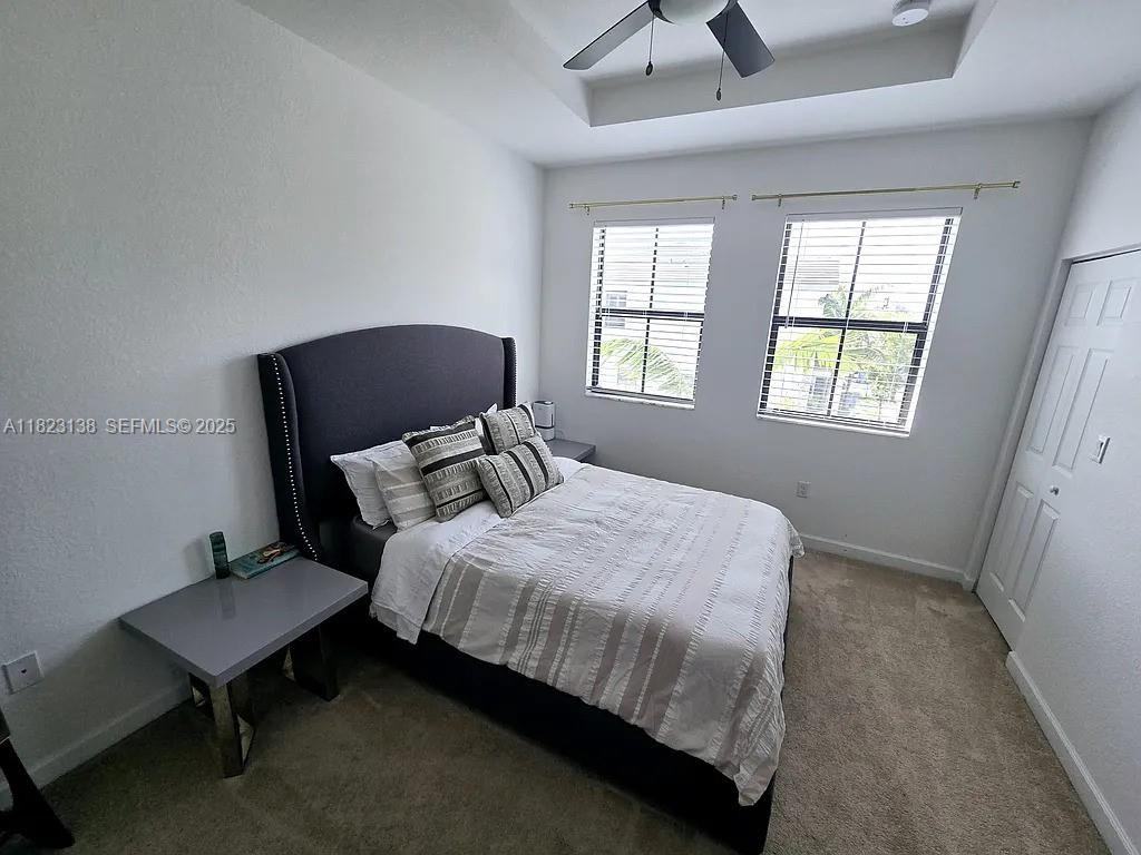 518 SouthWest 19th Way - Photo 3 of 16