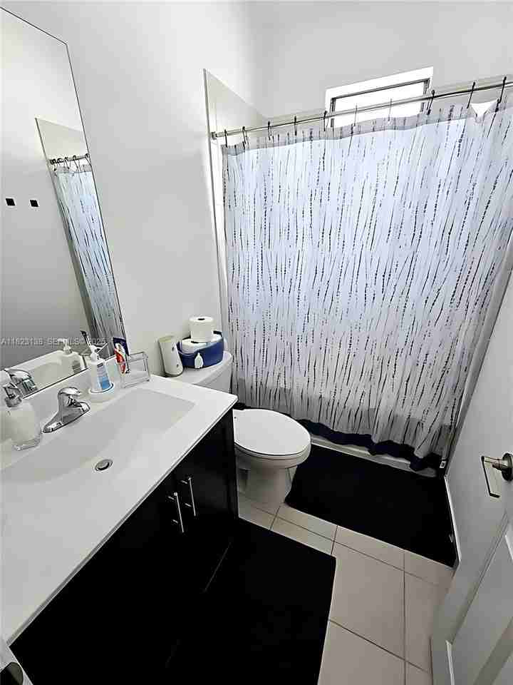 518 SouthWest 19th Way - Photo 5 of 16