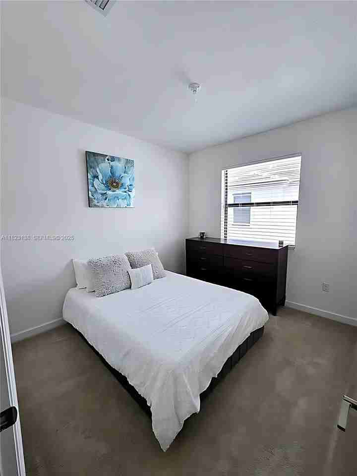 518 SouthWest 19th Way - Photo 6 of 16