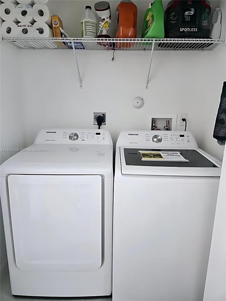 518 SouthWest 19th Way - Photo 7 of 16