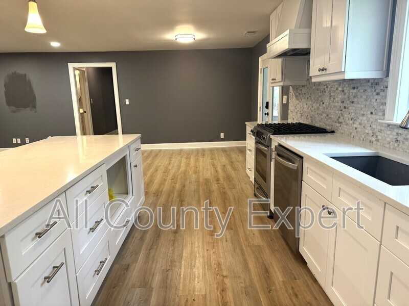 261 Ridgewood Rd - Photo 7 of 16