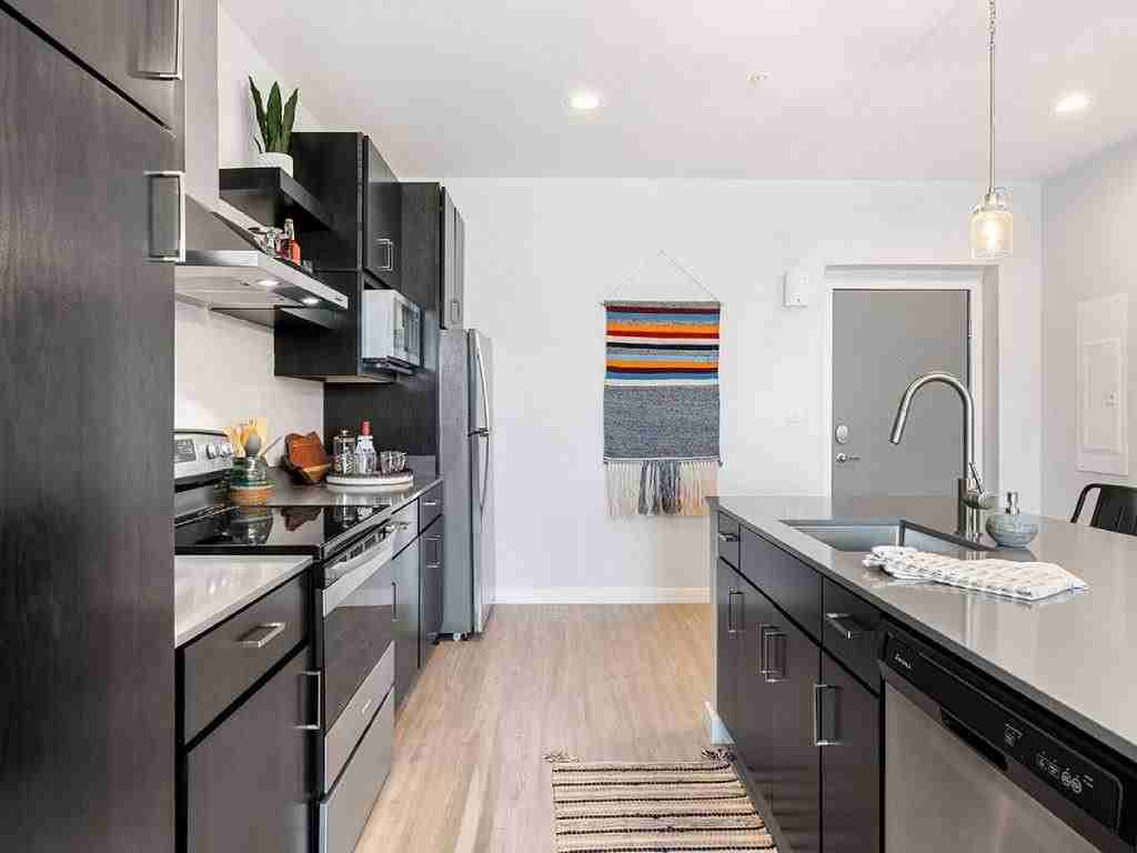 FLATZ 602 - Photo 4 of 50