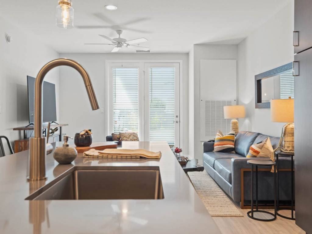 FLATZ 602 - Photo 5 of 50