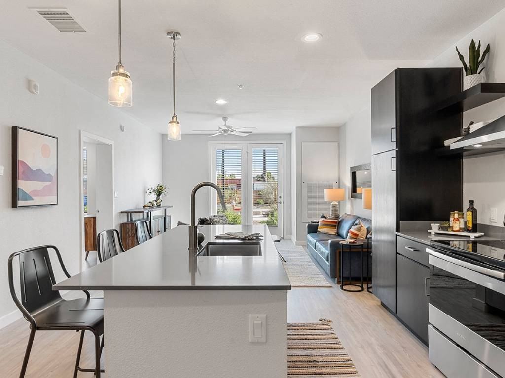 FLATZ 602 - Photo 6 of 50