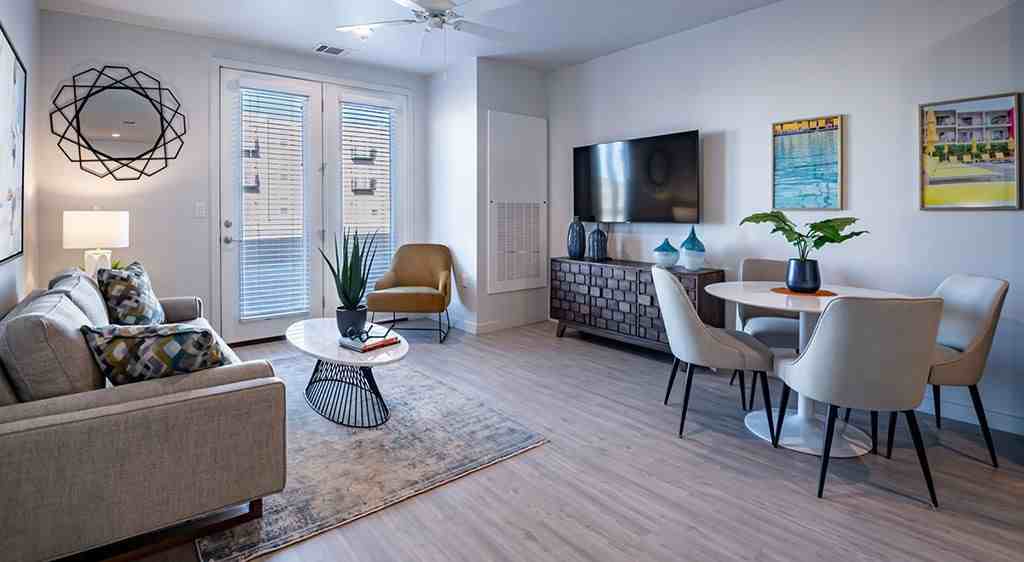 FLATZ 432 - Photo 2 of 50