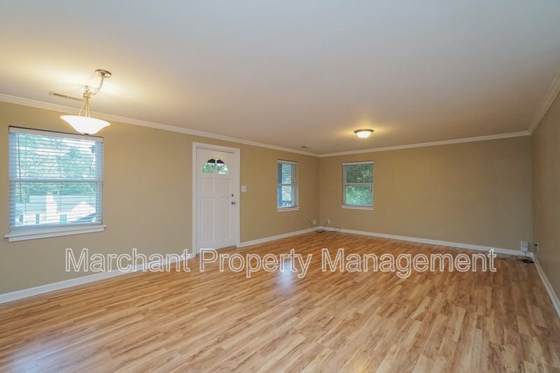 717 Bennett St - Photo 5 of 23