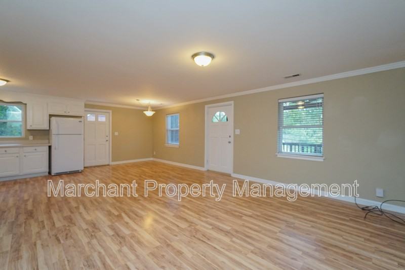 717 Bennett St - Photo 6 of 23