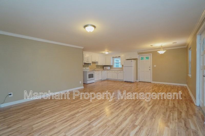 717 Bennett St - Photo 7 of 23