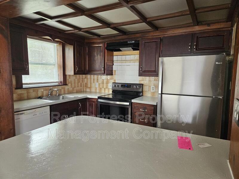 2530 Kennesaw St - Photo 4 of 12
