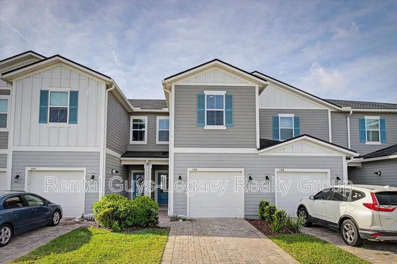 300 Brandon Lakes Dr - Photo 3 of 29