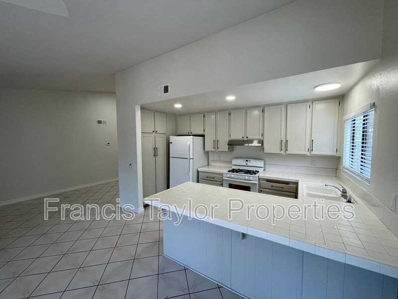 1937 Maverick Gln - Photo 4 of 12