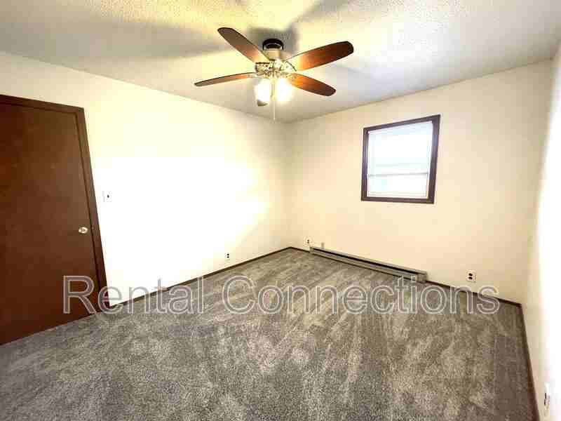 400 E College St ## E6 - Photo 6 of 6