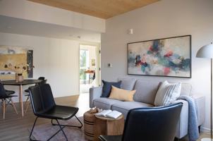 featured image of 3325 N Michigan Ave