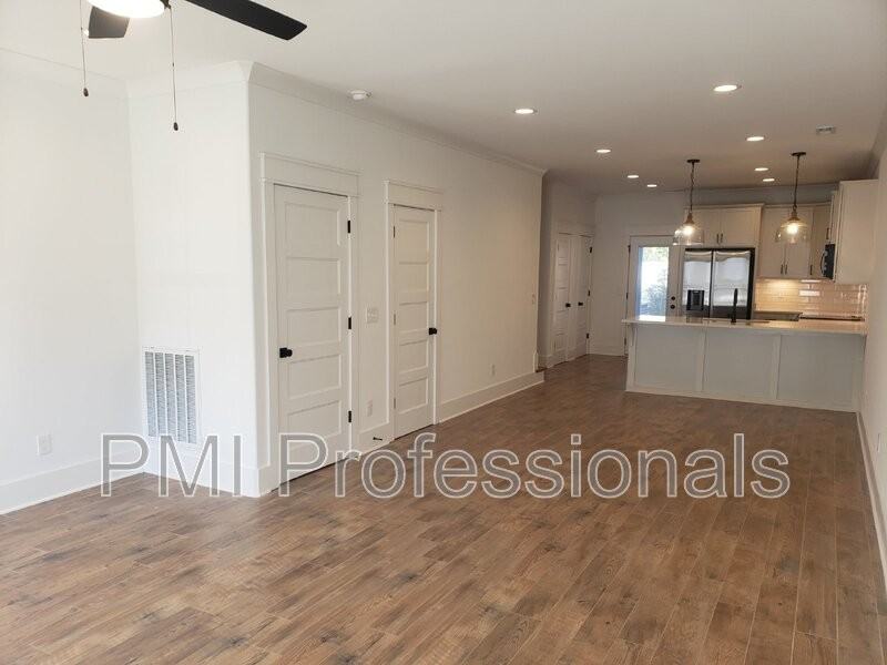 205 Mcauliffe St - Photo 3 of 12