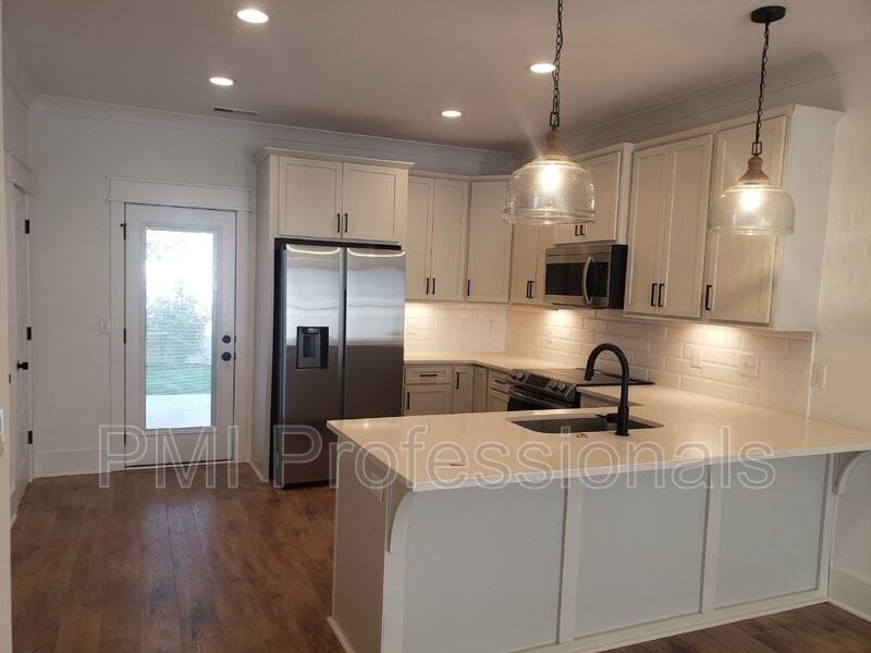 205 Mcauliffe St - Photo 4 of 12