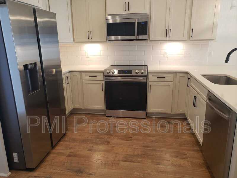 205 Mcauliffe St - Photo 5 of 12