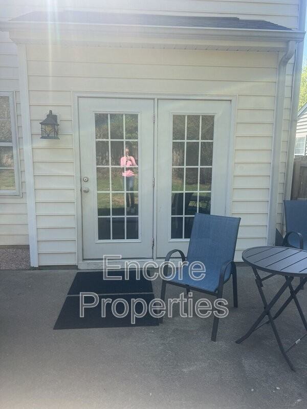 242 Inkster Cv - Photo 2 of 3