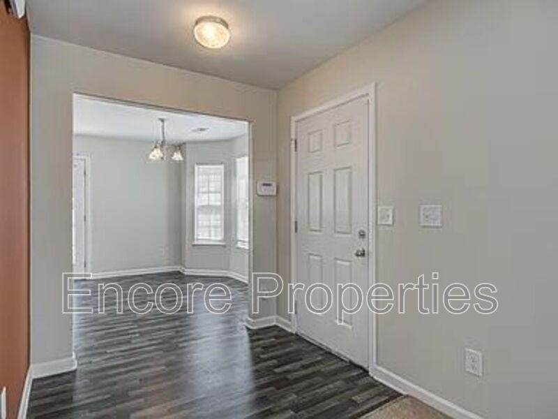 4293 Youngstown Dr - Photo 3 of 17