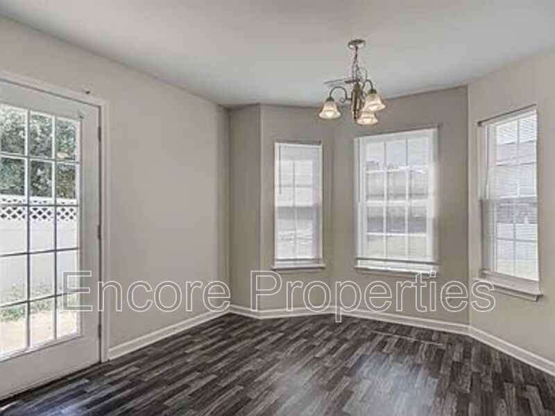 4293 Youngstown Dr - Photo 6 of 17