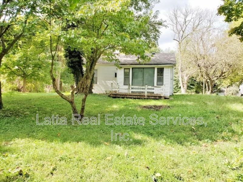 305 N Grove Ter - Photo 2 of 10