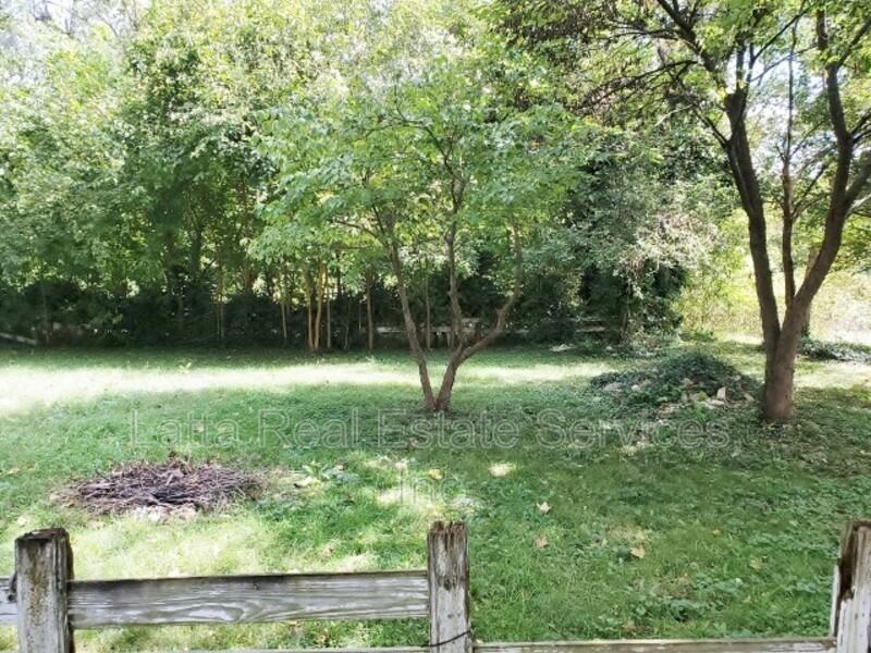 305 N Grove Ter - Photo 3 of 10