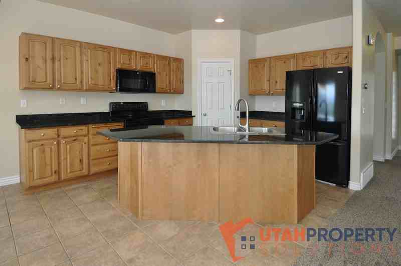 1967 Woodview Dr - Photo 6 of 19