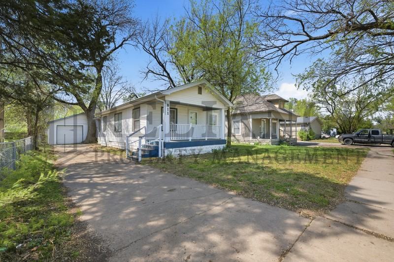 811 S Hiram St - Photo 2 of 40