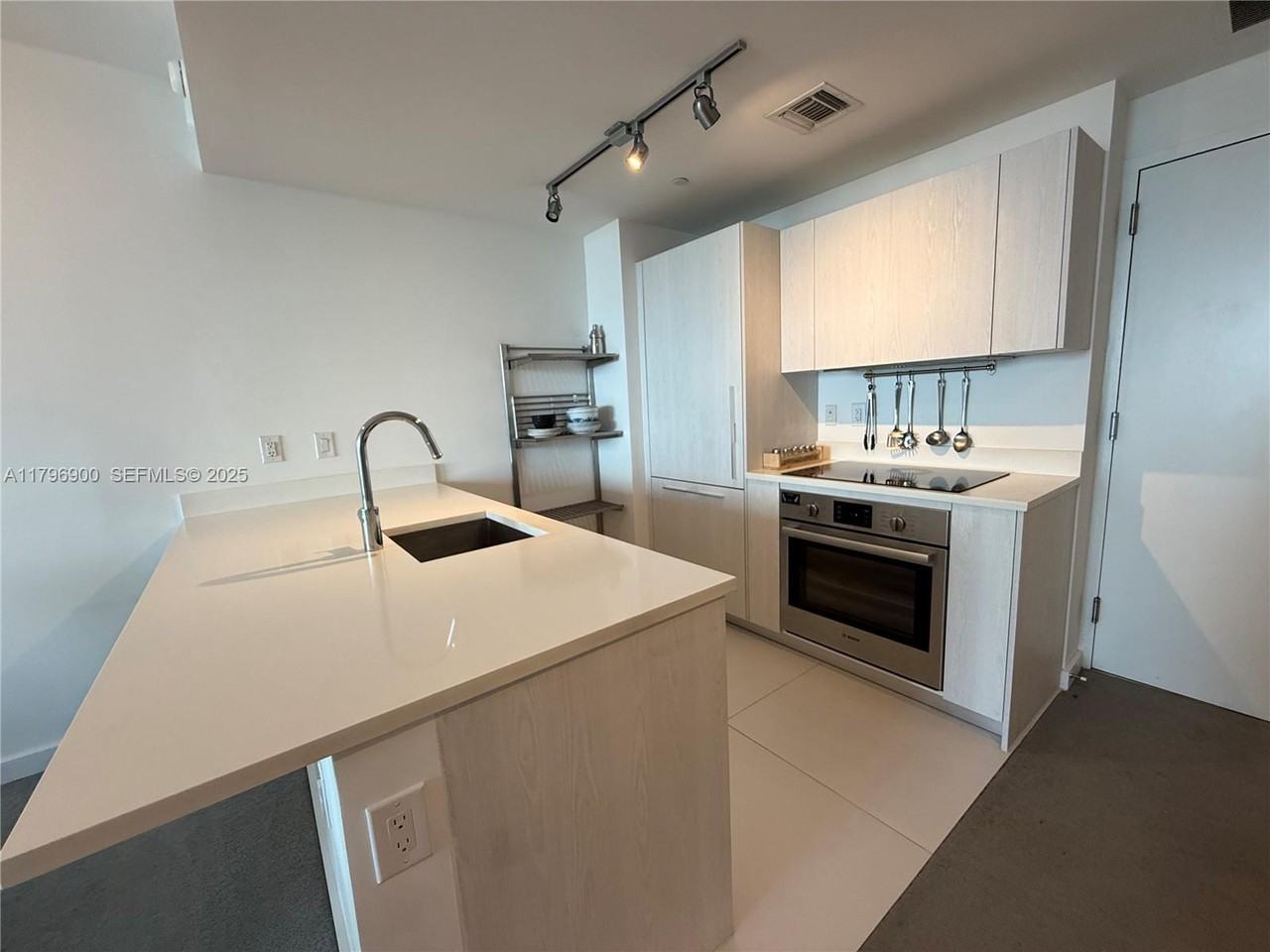 501 Northeast 31st Street #3005 - Photo 7 of 15
