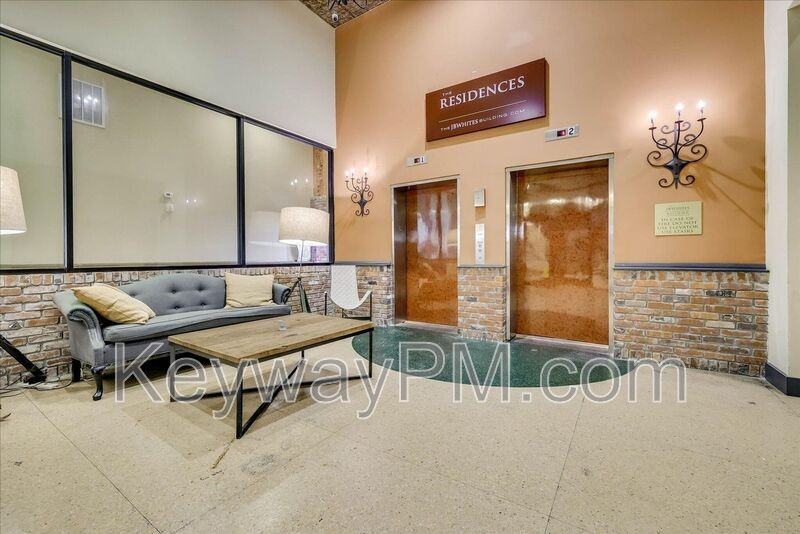 936 Broad St #404 - Photo 5 of 20