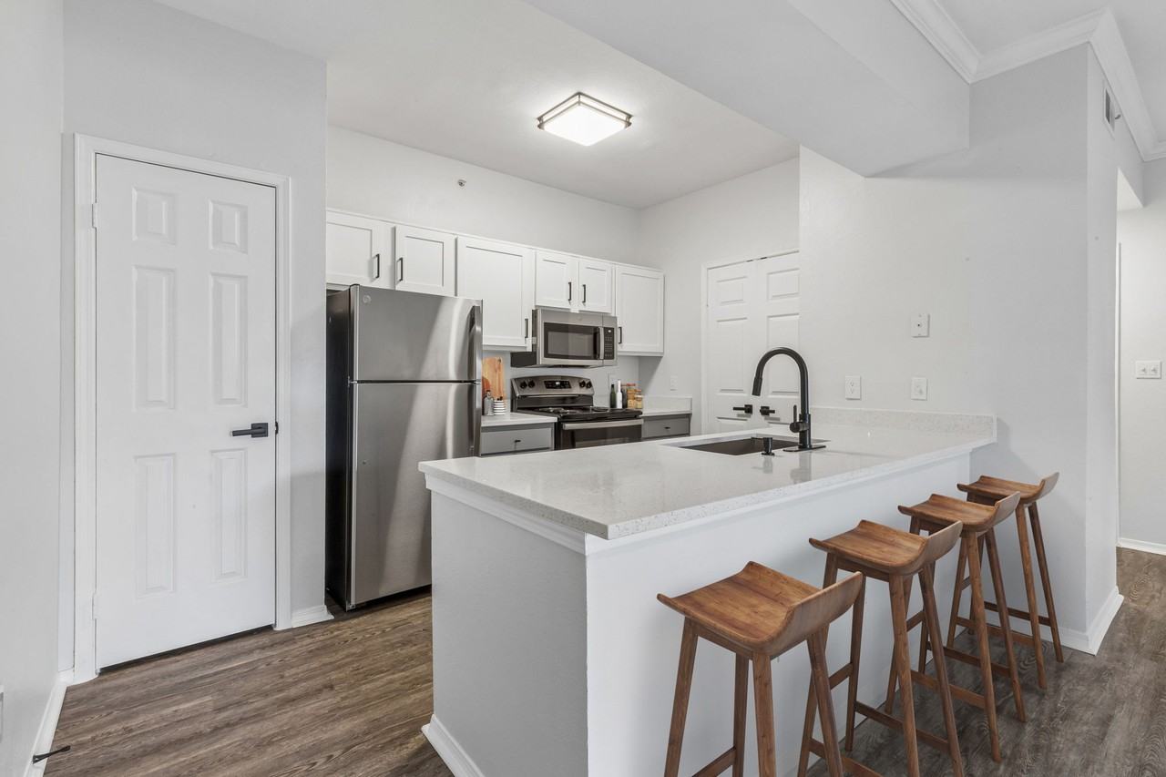 530 Buckingham - Photo 5 of 25