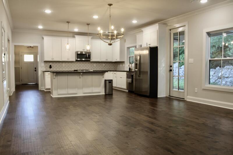 1736 Mccullough Ave Ne - Photo 2 of 22