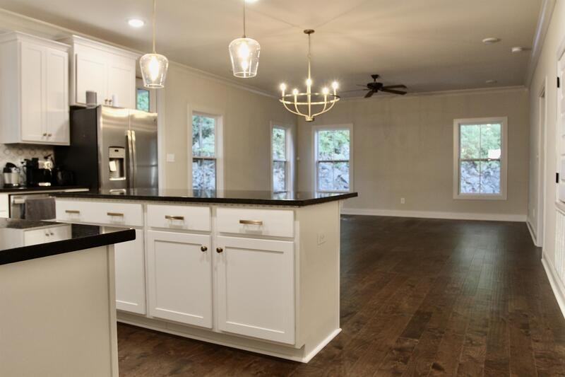 1736 Mccullough Ave Ne - Photo 3 of 22